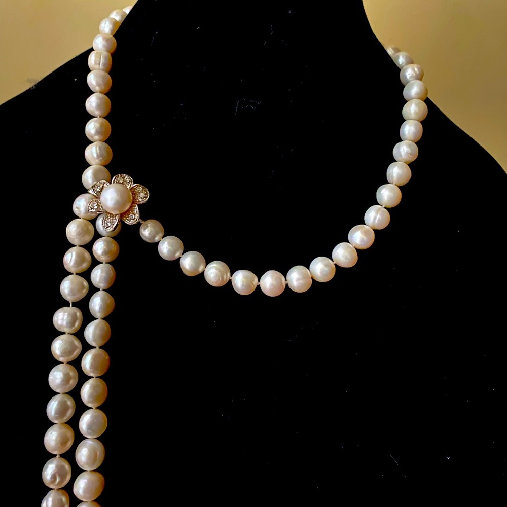 Stunning pearl necklace, ivory, adjustable, 36”